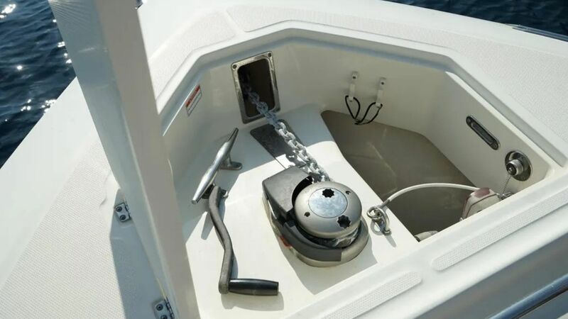 BOSTON WHALER 370 OUTRAGE